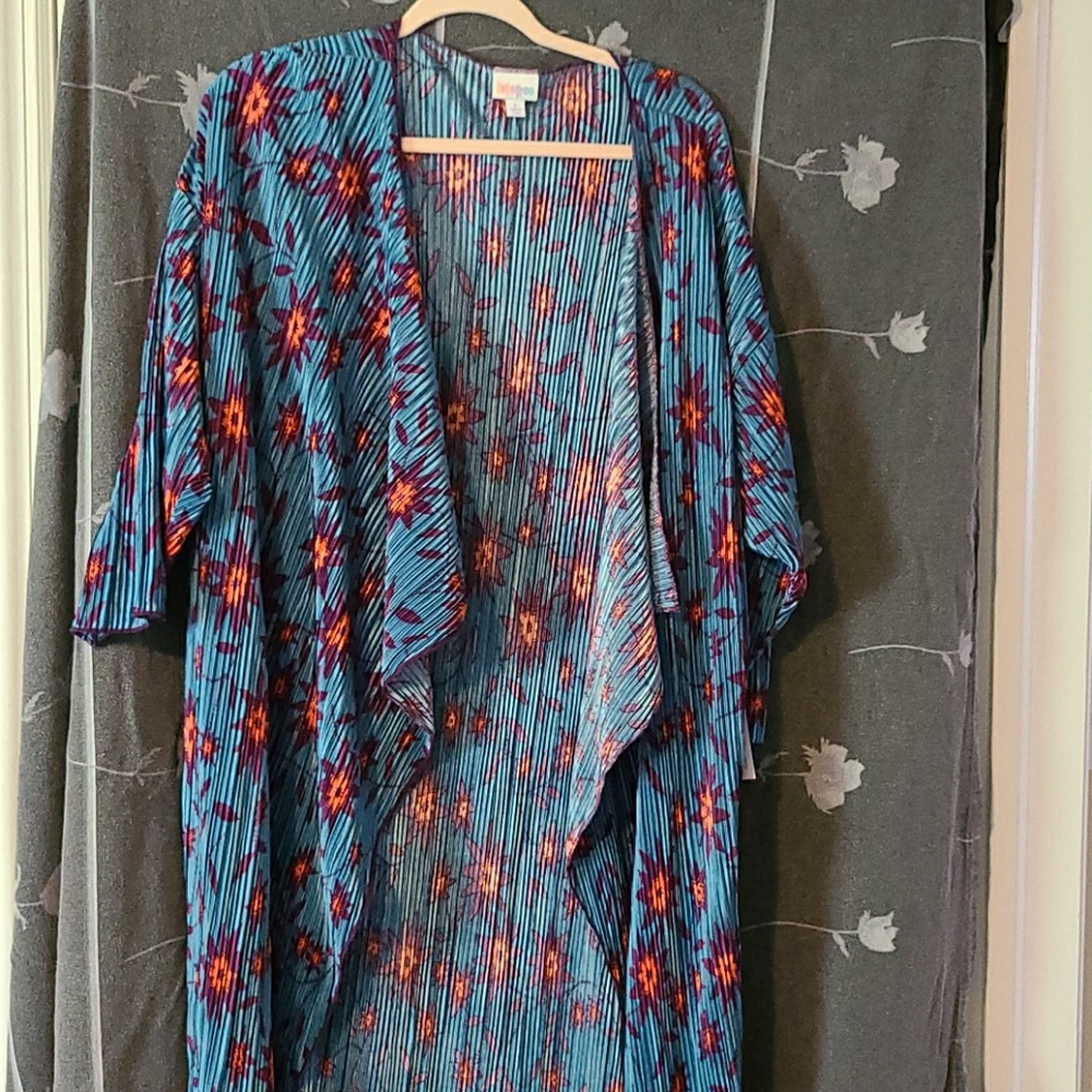 NWT Large LuLaRoe Shirley!